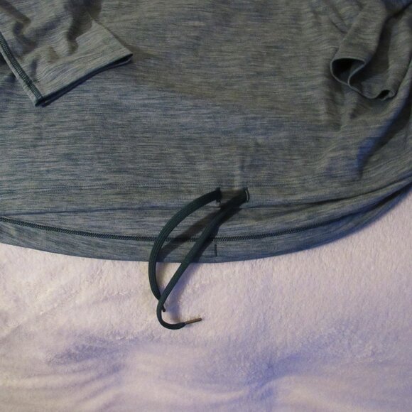 Under Armour Blue Hooded Long Sleeve Shirt  USED  Large - Picture 2 of 9